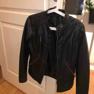  - Skinnjacka från Only, nästan aldrig använd, Frakt ingår