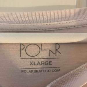 Säljer min Polar Skate Co longsleeve tröja, fint skick! Skulle säga att den är lite lite ljusrosa!