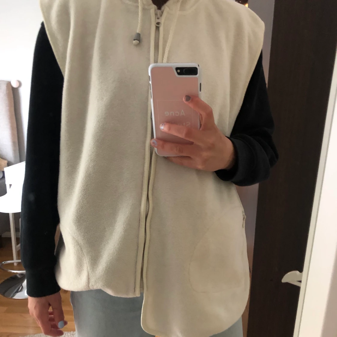 En väst i fleece material  - 90