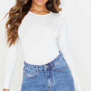 Vit Body topp  - Vit body tröja (genomskinlig) strl: 6 motsvarar  Xs-S / 100kr. Aldrig använd. 