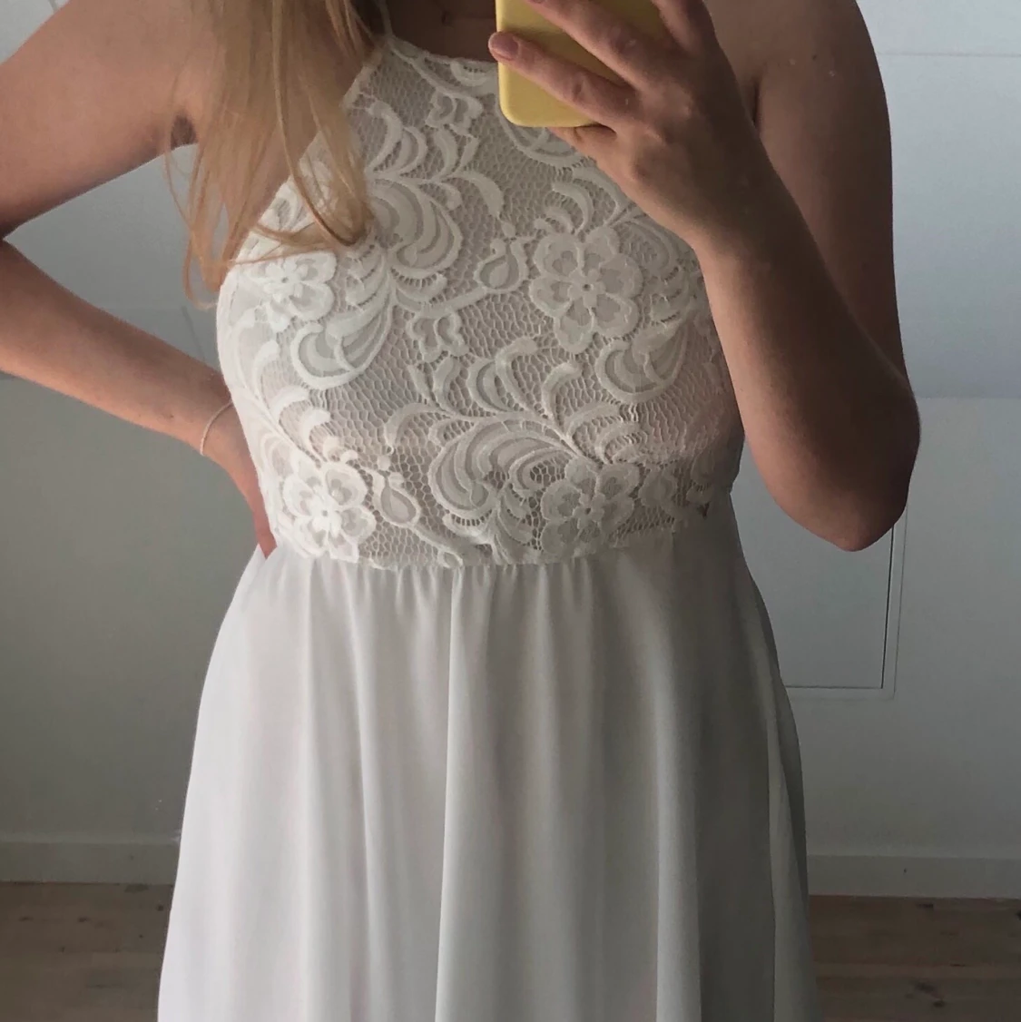 Klänning med spets  - 90