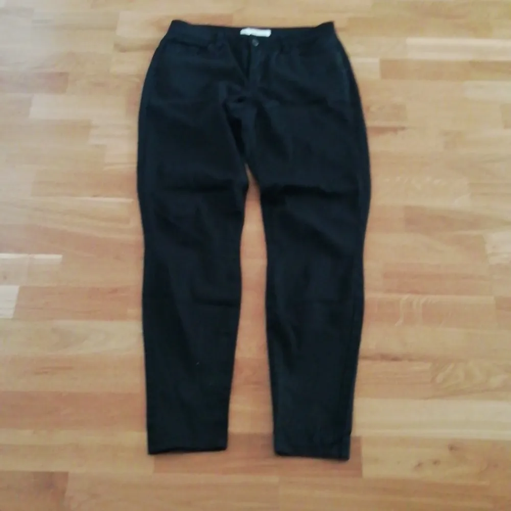 Jeans Pieces st M 100 kr + frakt. Jeans & Byxor.