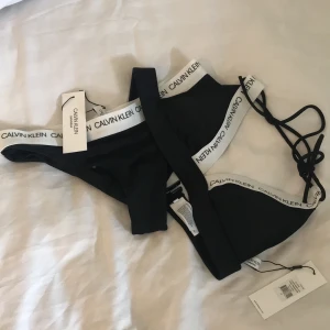 Väldigt snygg bikini! Calvin Klein  - Väldigt snygg bikini från kalvin Klein, givetvis äkta!