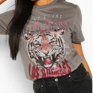 Tshirt storlek M - Assnygg och helt oanvänd tshirt, storlek M. Frakt inräknat i priset