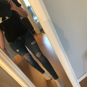 Jeans storlek S - Aldrig använda. Storlek 26/30. 