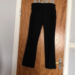 Kostymbyxor - Ett par jättefina kostymbyxor från bikbok säljer pga att jag köpte dom i för stor storlek😊 använda ungefär 3 gånger