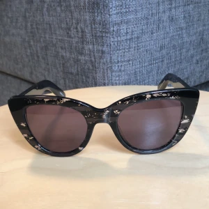 Kenzo sunglasses.  - Kenzo sunglasses, perfect conditions. Shipping included 