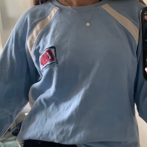 Ljusblå härlig tröja - Storlek XS. 