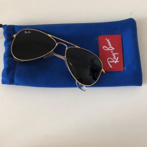 Ray Ban - Super snygga solglasögon från Ray Ban, väldigt fint skick. Köparen står för frakt 