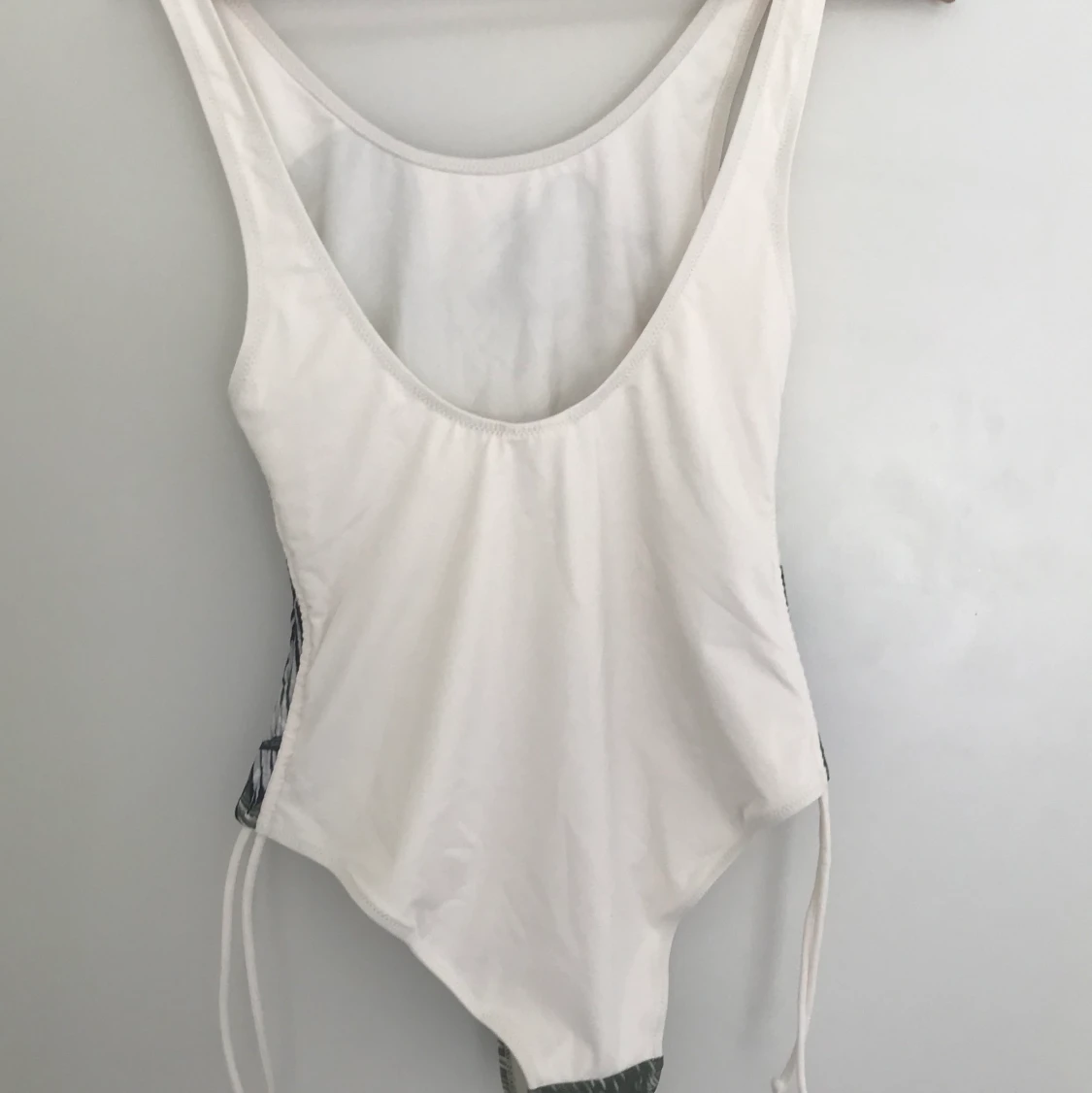 Oanvänd snygg baddräkt - 91