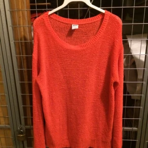  - Stickad tröja, storlek L men jag har haft den som oversize, inklusive frakt 