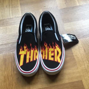  - Helt nya och oanvända Vans Slip-ons. Storlek 42 EU.