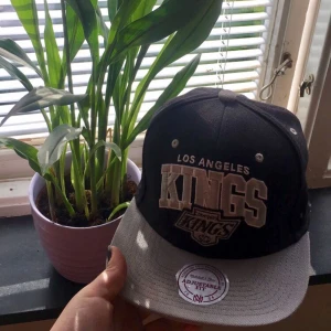  - Mitchell & Ness Snapback! Los Angeles Kings. Nypris 300kr Säljer för 149kr