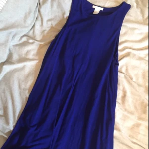  - Två snygga klänningar från hm! Båda för 80kr pp eller en för 50 kr pp 🌸