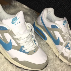  - Helt nya airmax (herr) i storlek 44a. Dessa är vad jag vet inte äkta och därav sänker jag priset rejält! 