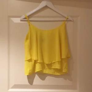  - En festlig sommartopp i härlig färg