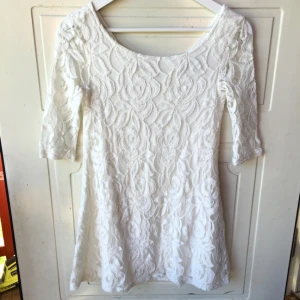  - Säljer en jättefin sommarklänning som endast är använd ett fåtal gånger! 