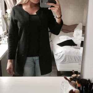  - Kort kappa från Veromoda. Frakt tillkommer på 45 kr