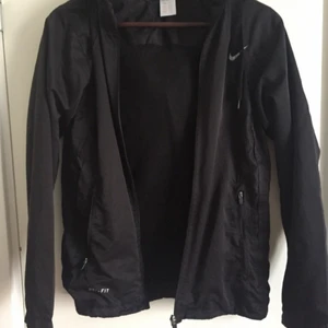  - Nike skaljacka använd fåtal gånger