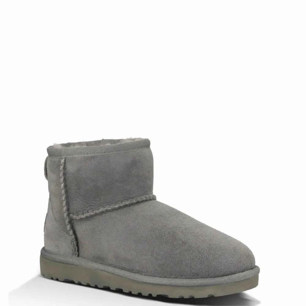 Helt nya uggs ÄKTA såklart. Inte använda då det vart fel storlek. Skor.