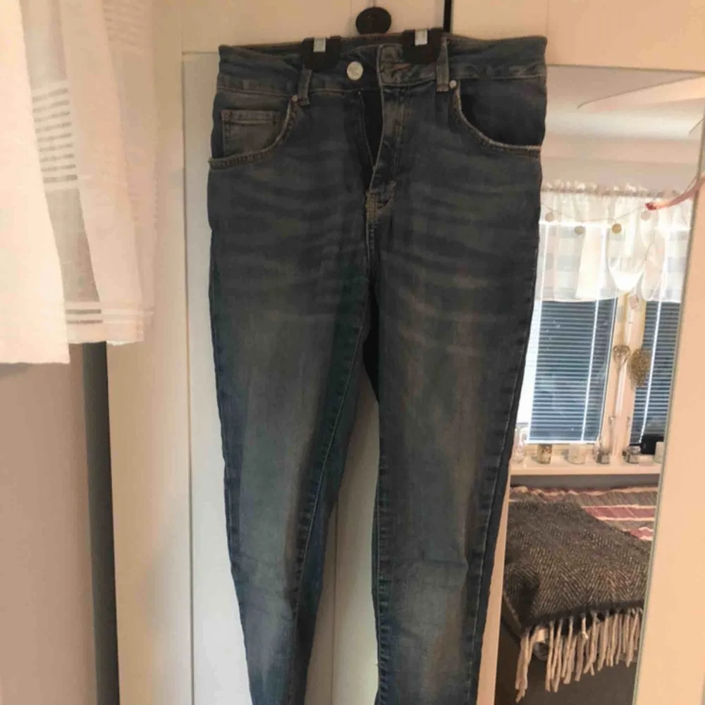 Ett par fina jeans från bik bok i storlek S som är tyvärr för stora för mig.    Ej upphämtning . Jeans & Byxor.