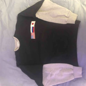  - Väldigt snygg gosha rubchinskiy tröja, inga märken ny kvalitet. Äkta. Oversized