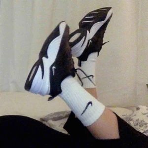  - Svart M2k Tekno som köptes förra året, använder de inte så mycket längre så därför säljer jag de. Frakt ingår ej 😇