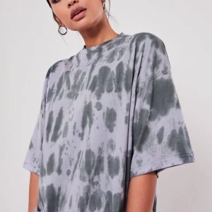 Oversized tiedye t-shirt - Fint skick 