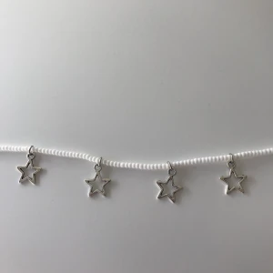 Halsband  - Säljer detta super snygga halsband🥰