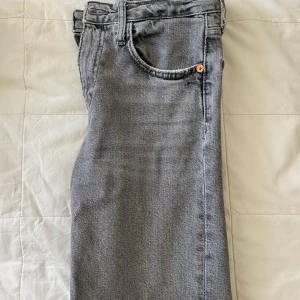 Slim jeans - Ett par super fina slim jeans i superfin färg från zara