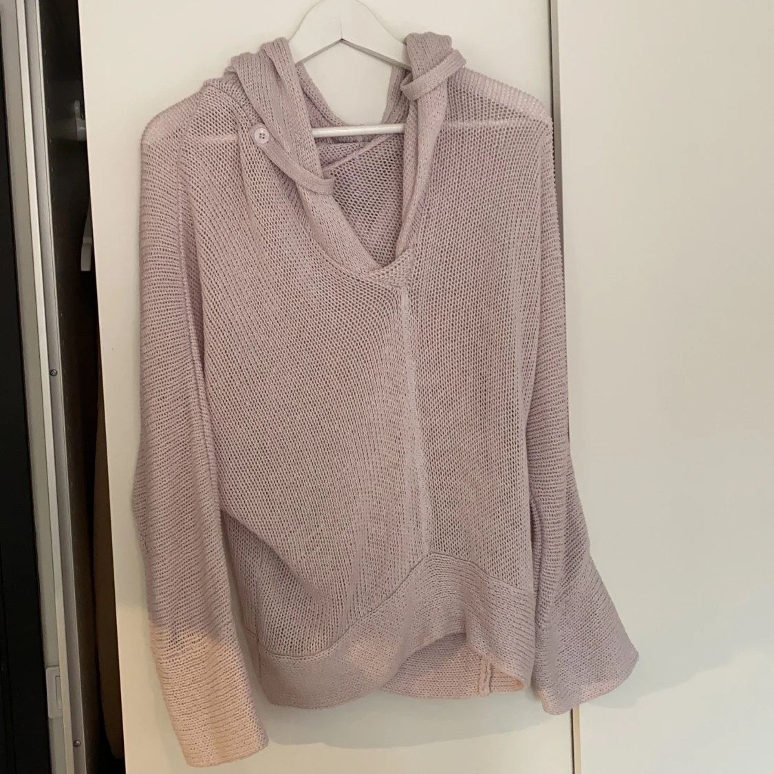 Stickad hoodie i storlek S