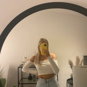 Topp bikbok - Super söt topp från bikbok, storlek xs och säljer den för 80kr + frakt