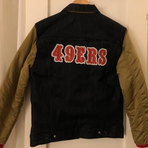 helt ny levis jacka - Helt ny levis jacka i stl man S