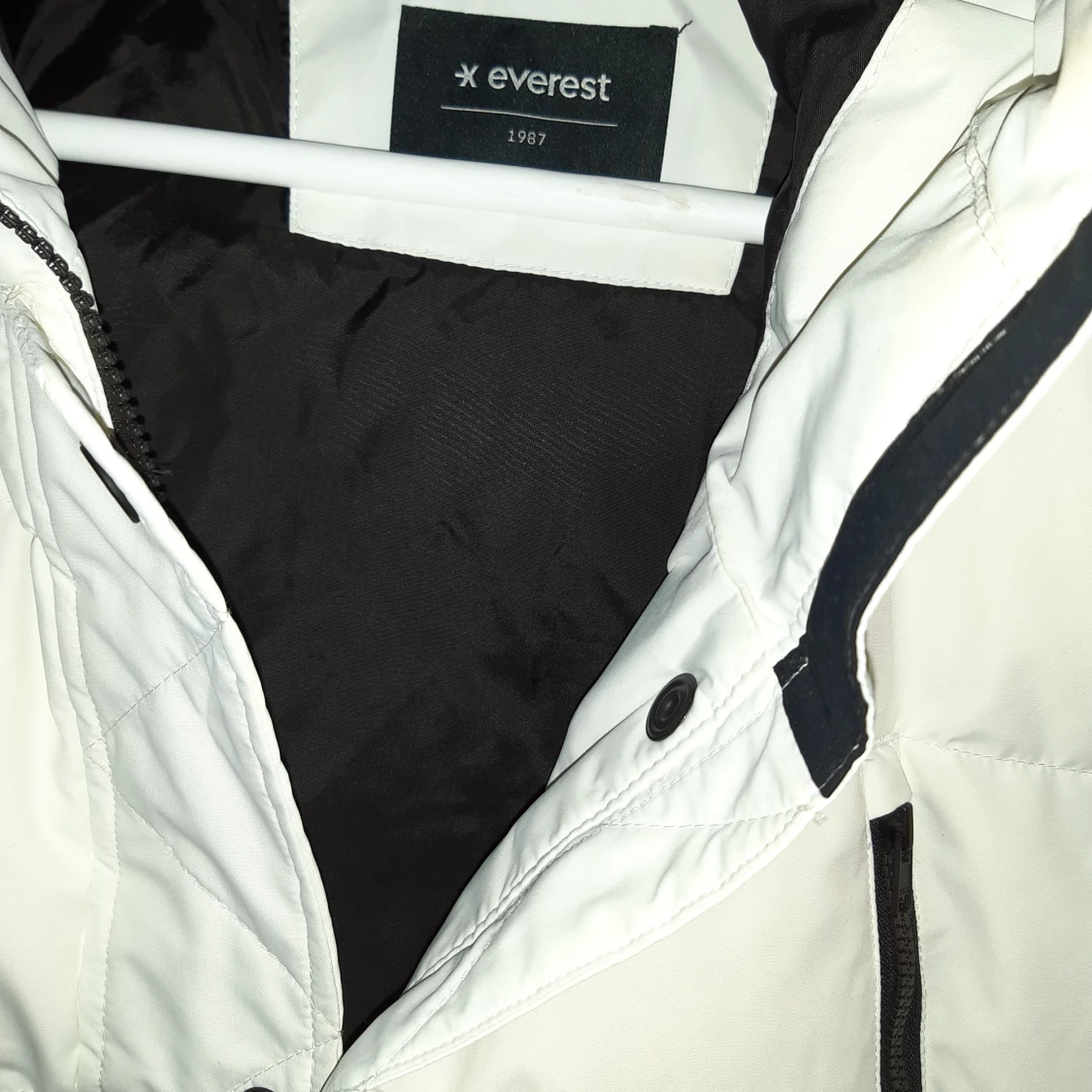 Vit vinterjacka kappa från Everest - 90