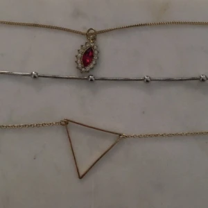  - 1 för 20  Trianglehalsbandet sålt! 