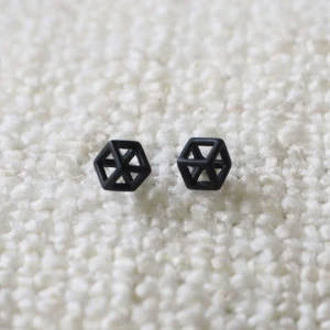  - nya örhängen  35 kr (frakt10kr)