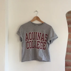  - Avklippt t-shirt, hur fin som helst!!! Fraktkostnad tillkommer