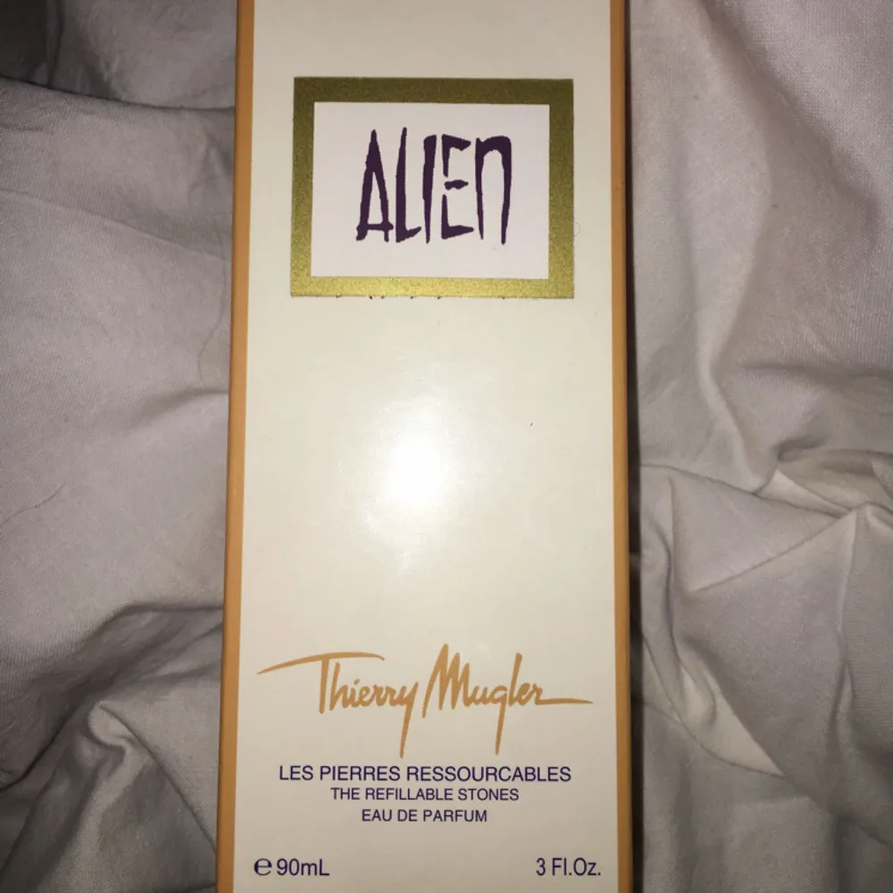 Kopia av “Alien” parfymen, 90 ml. Luktar likadant 💐. Övrigt.