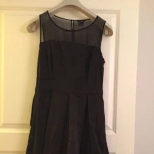  - Klänning från Lindex! Använd bara en gång! Väldig fin skick. Som ny!