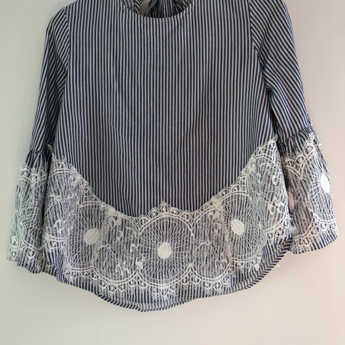 Blå/vit randig blus strl 36
