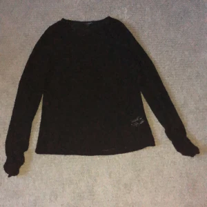 Spetströja från Kappahl - Svart spetströja från kappahl i fint skick. Köparen står för fraktkostnaden!