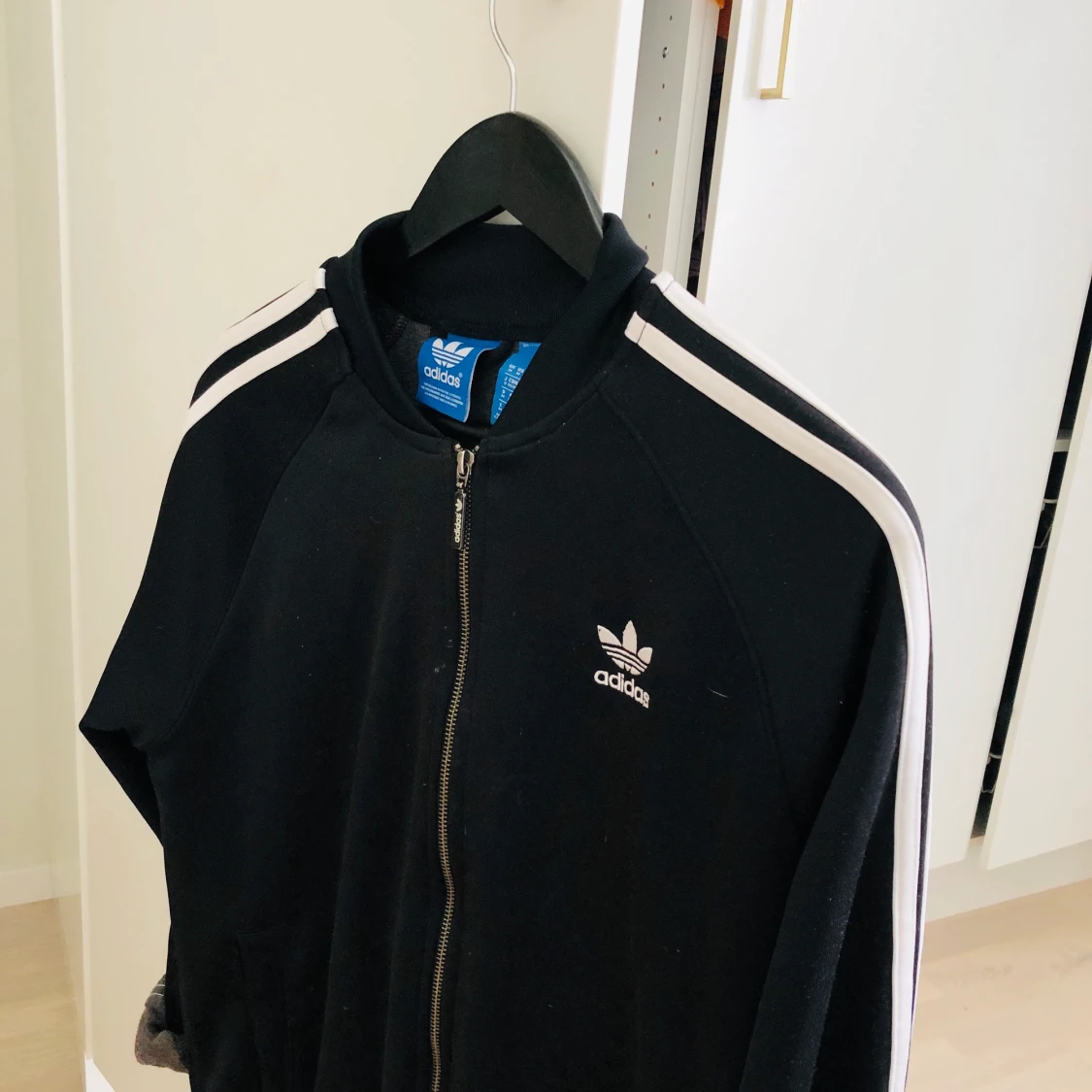 Tröja från ADIDAS storlek: M