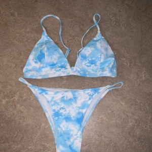 Ny bikini  - Helt ny och oanvänd bikini i storlek S