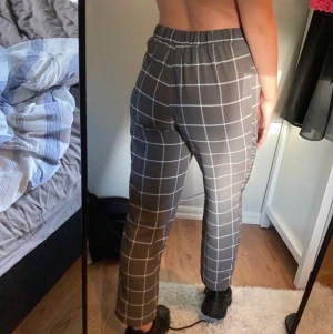 Kostymbyxor hm storlek 36 - Fina helt oanvända kostymbyxor köpta på hm  