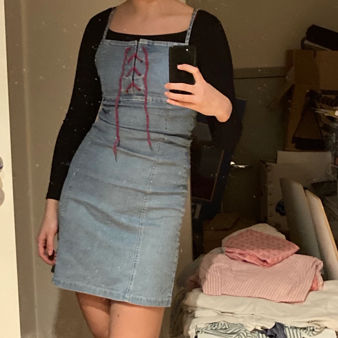 Jeansklänning med knytning!