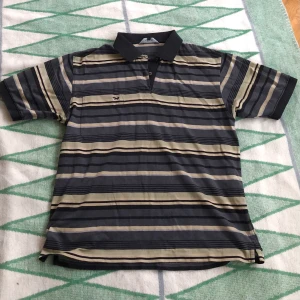 Randig pikétröja - Randig pikétröja✨