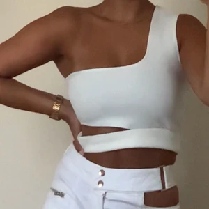 Linne - Från ginatricot. Endast provad 🥰 storlek M men passar S-M