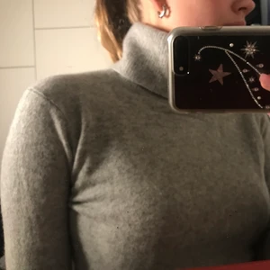 Tröja - Kashmir polo från uniqlo. 100% kashmir Frakt 63kr 💕