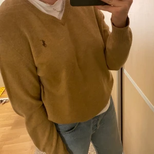 Ralph Lauren tröja - Helt felfri tröja köpt secondhand, frakt tillkommer💝