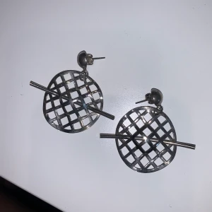 Örhängen  - Silvriga örhängen 